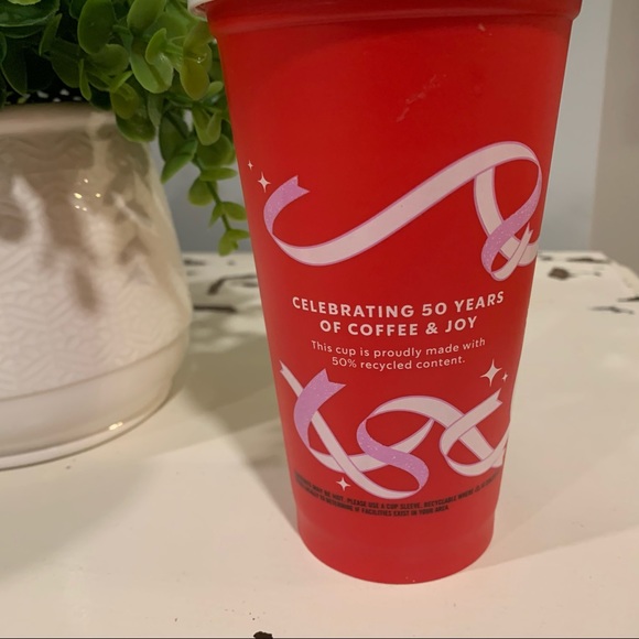 ✨$2✨ Starbucks | 2021 Reusable Christmas Cup - Picture 3 of 8